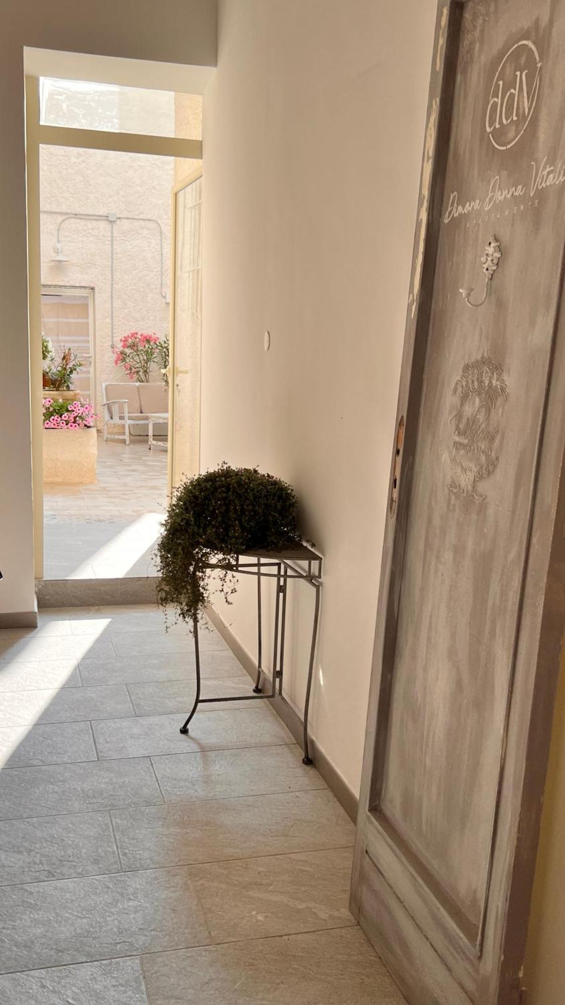Dimora Donna Vitalia Apartments トラーパニ エクステリア 写真