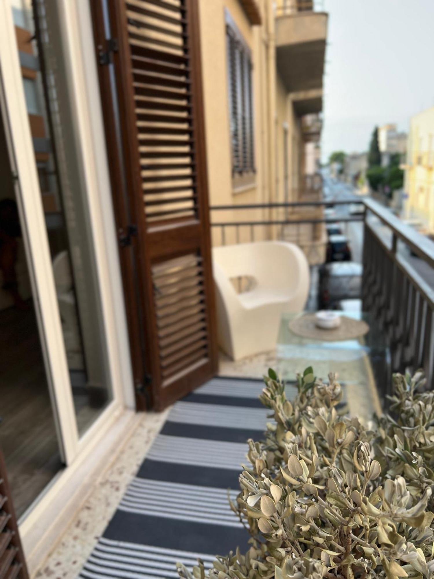 Dimora Donna Vitalia Apartments トラーパニ エクステリア 写真